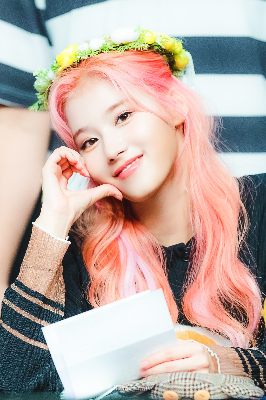 오늘이 생일인 트와이스 사나.jpgif (335장) | 인스티즈