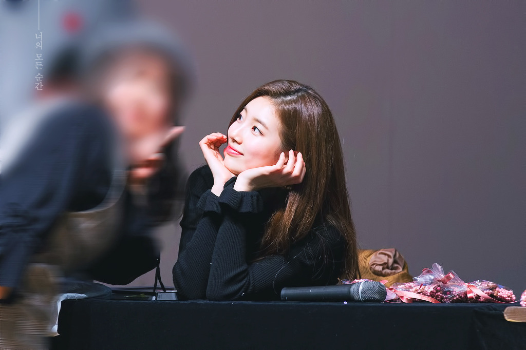 얼굴에서 빛이 나는 배수지.jpgif | 인스티즈