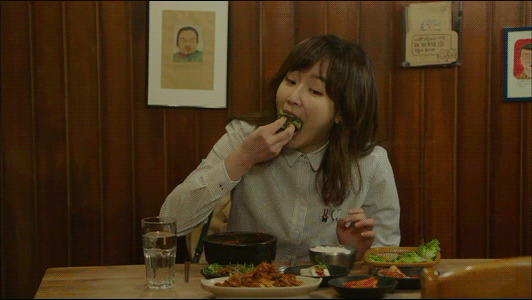 제육먹는 서현진.gif | 인스티즈
