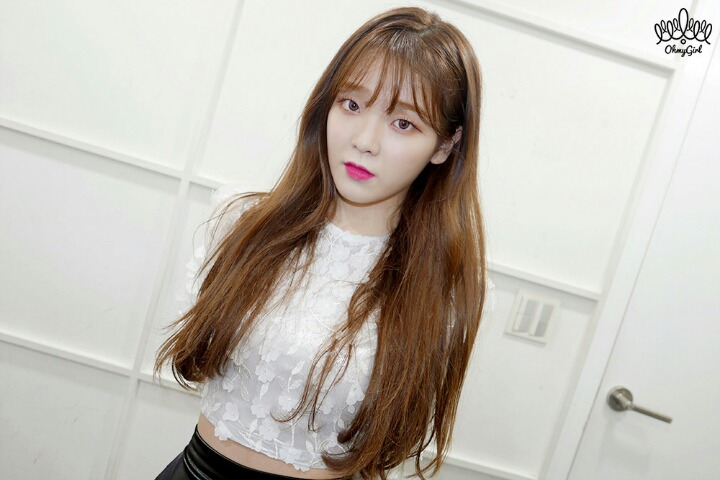 오마이걸 불꽃놀이 비하인드 사진 | 인스티즈