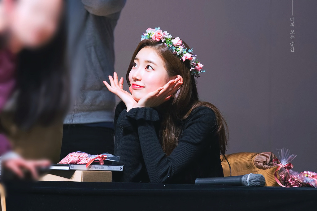 얼굴에서 빛이 나는 배수지.jpgif | 인스티즈