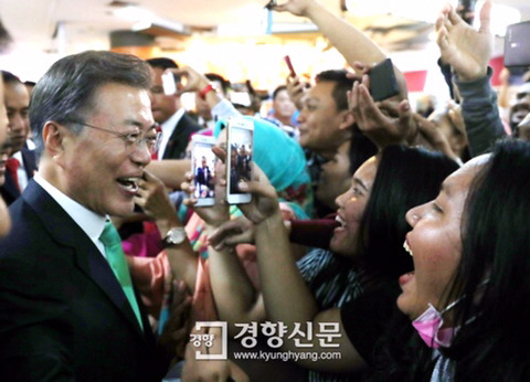 인도네시아에서 한류스타같은 문재인 대통령 | 인스티즈