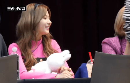 장난치는 사나.gif | 인스티즈