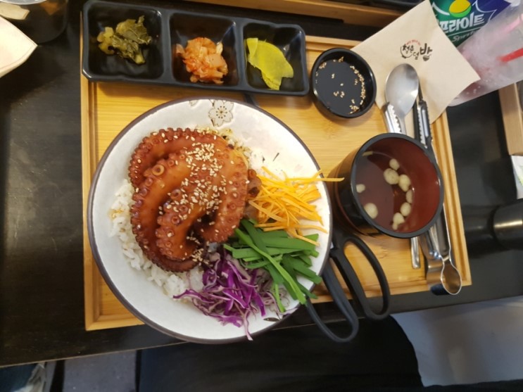 청춘덮밥 이미지