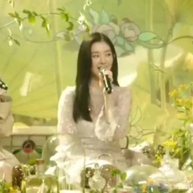 부상 복귀한 웬디 바라보면서 노래하는 레드벨벳 멤버들 ㅋㅋ | 인스티즈