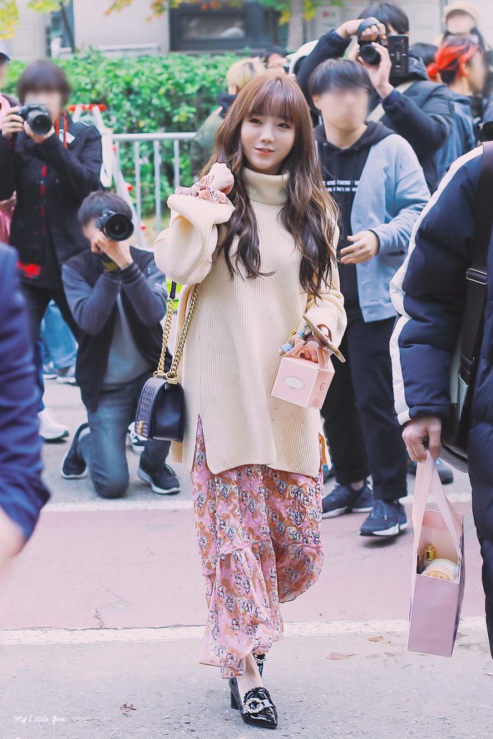 트와이스 모모에게 줄 생일선물 가지고 출근하는 러블리즈 케이.jpgif | 인스티즈