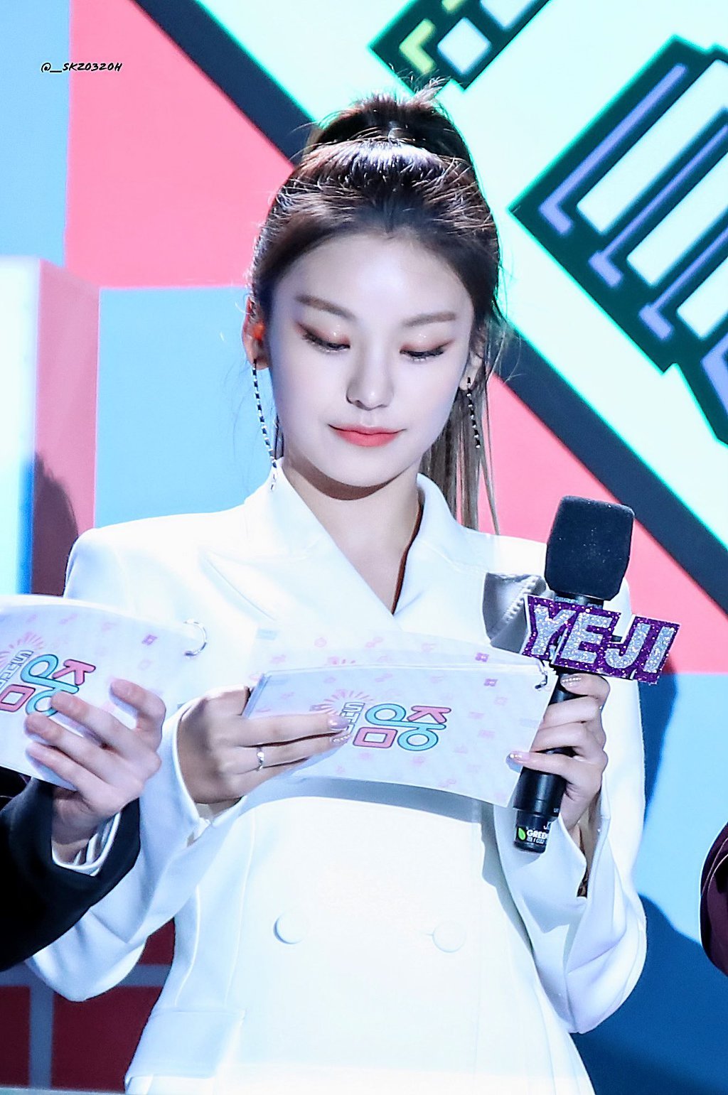 솔직히 좀 귀여운 ITZY 예지.jpgif | 인스티즈