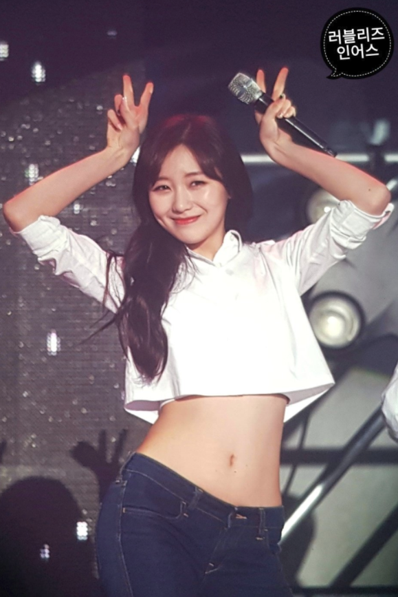 갈수록 얼굴과 몸매가 괴리감(?) 느껴지는 러블리즈 빵떡이.jpg | 인스티즈