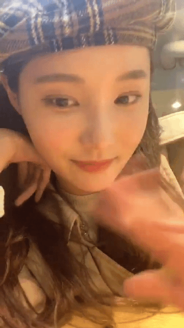 어제 3주년 기념 인스타 라이브한 모모랜드 연우(2).gif | 인스티즈