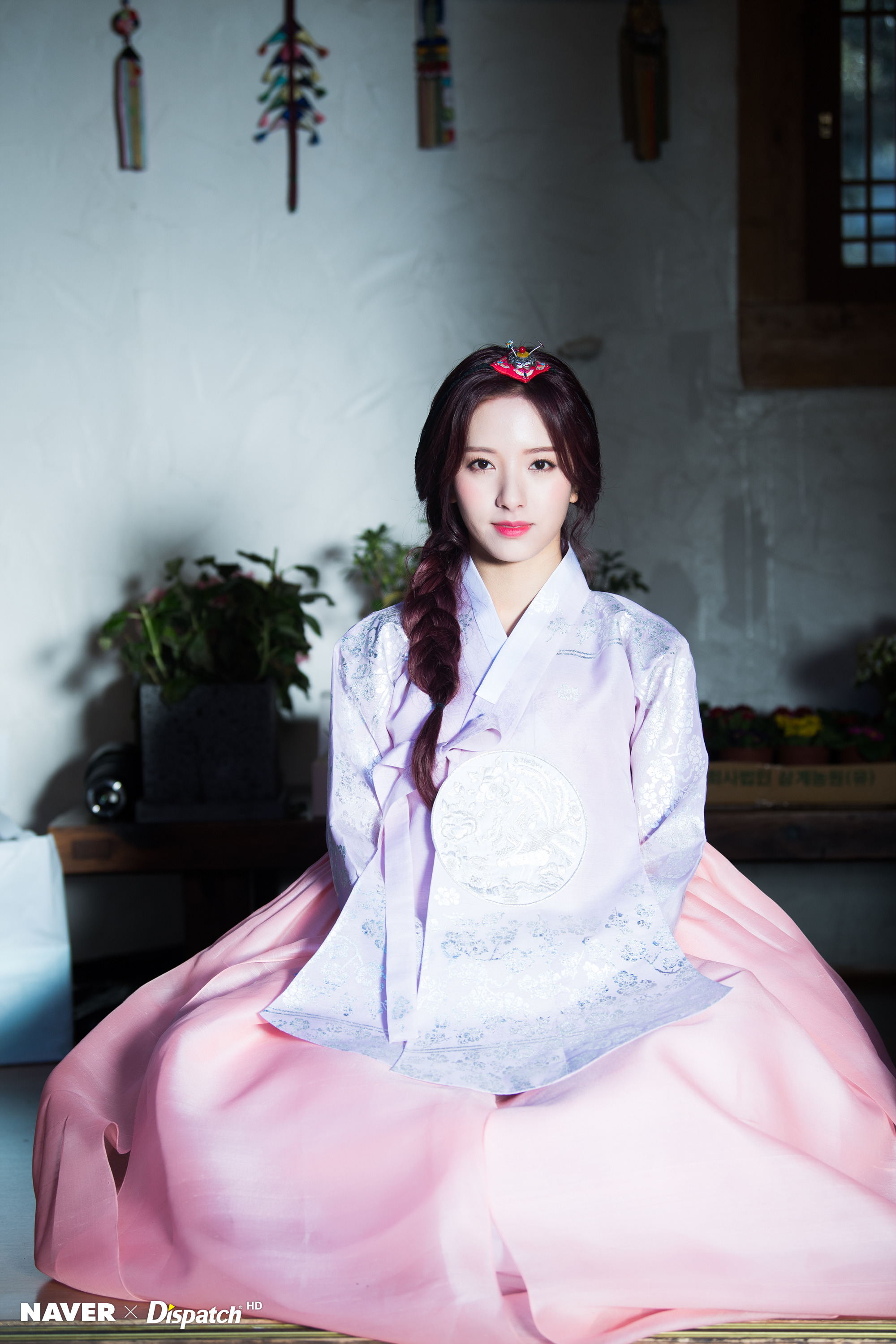 [사이즈핵큼] 오늘자 한복입은 우주소녀 보나.jpg | 인스티즈