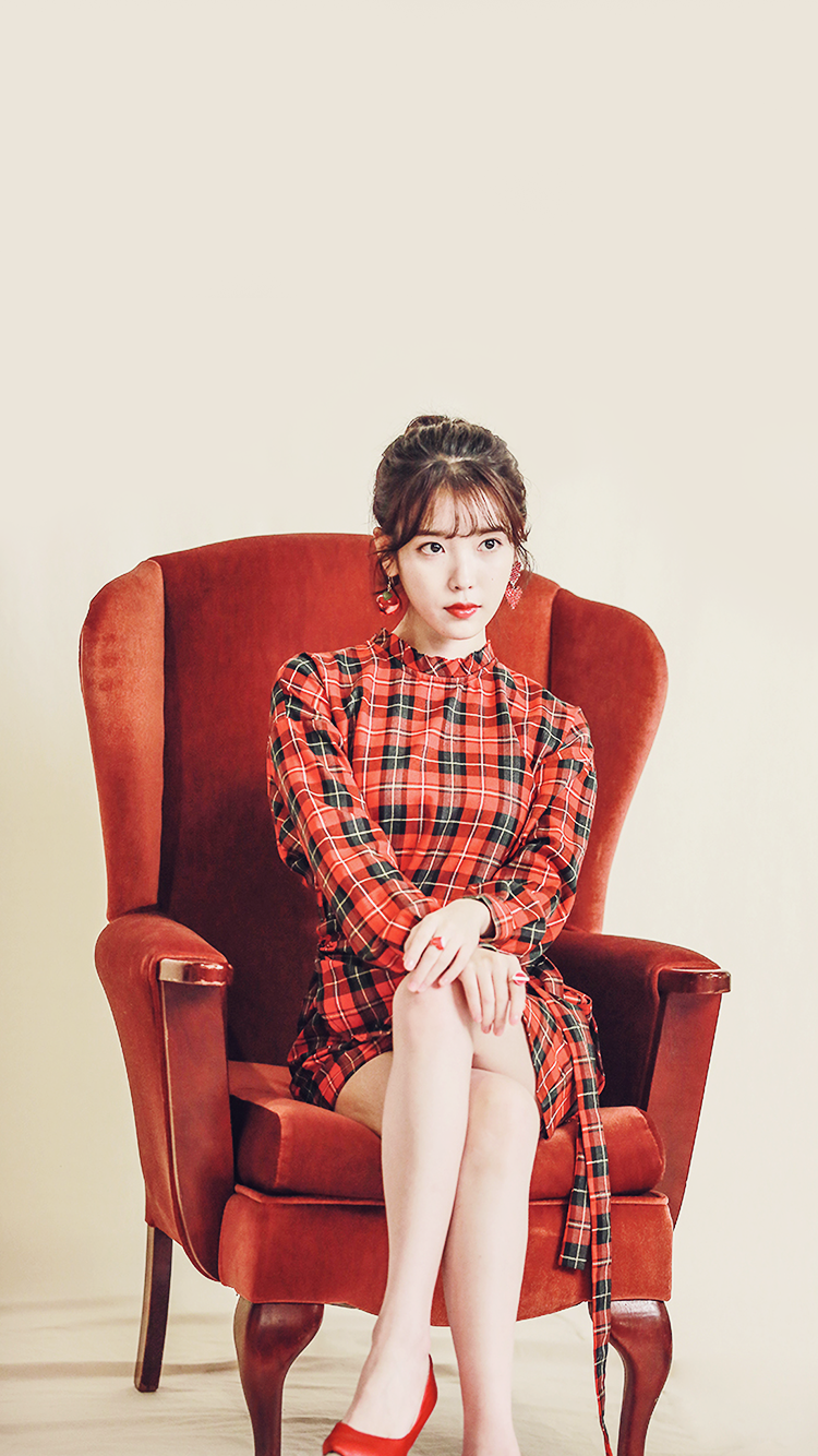2018 아이유 달력 비하인드 폰 배경화면 & 잠금화면. png | 인스티즈