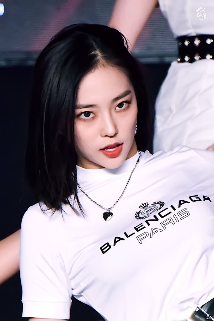 CLC 예은의 무대 안팎의 차이.jpg | 인스티즈