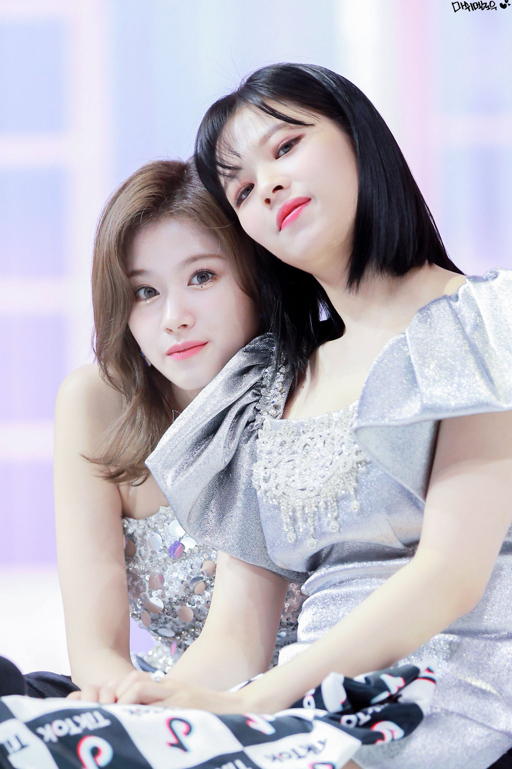 골든디스크 어워즈 트와이스 유정연.jpgif | 인스티즈