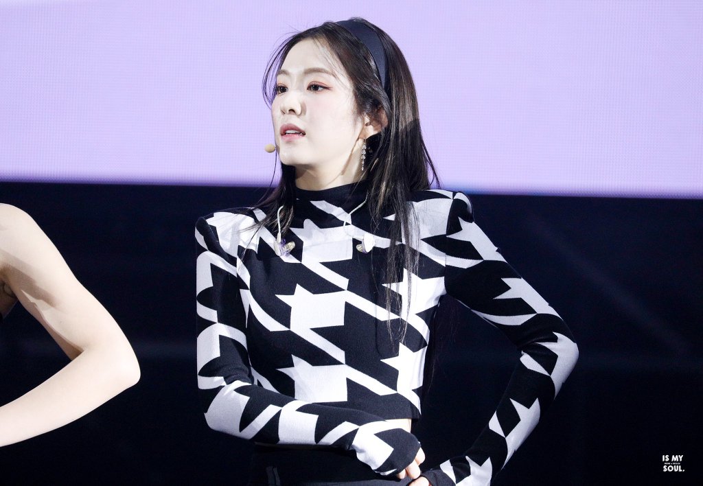검정 머리띠한 아이린.jpgif | 인스티즈